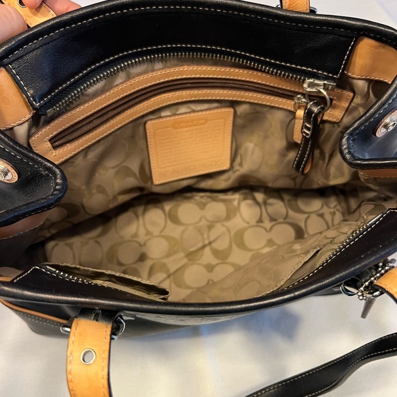 Coach Leather Hamptons 9605 Bag - Picture 4 of 8